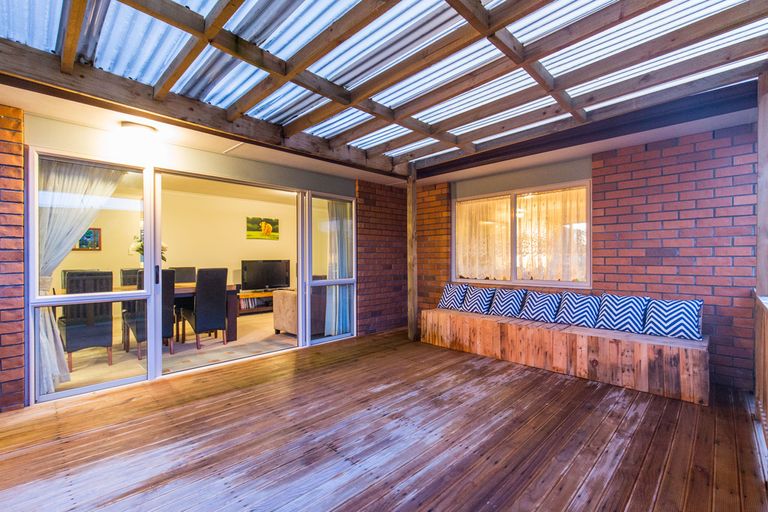 Photo of property in 12 Fitchburg Place, Mangere, Auckland, 2022