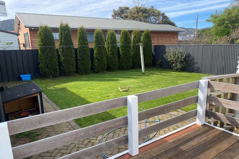 Photo of property in 4 Fuller Grove, Woburn, Lower Hutt, 5010