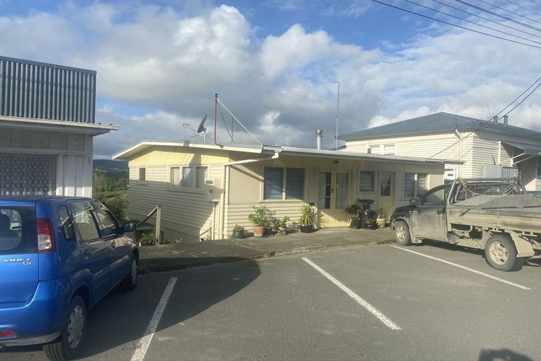 Photo of property in 1 Gorge Road, Maungaturoto, 0520