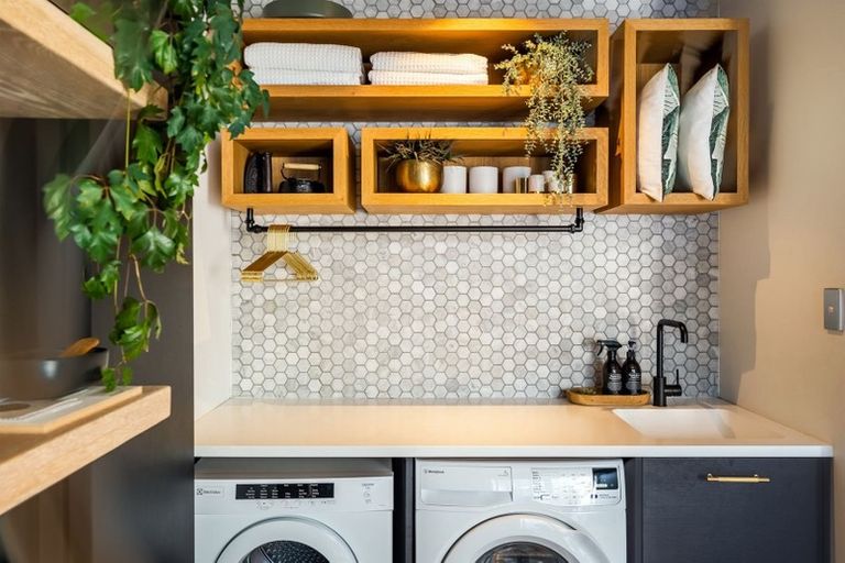 Photo of property in 1/246 Lake Road, Hauraki, Auckland, 0622