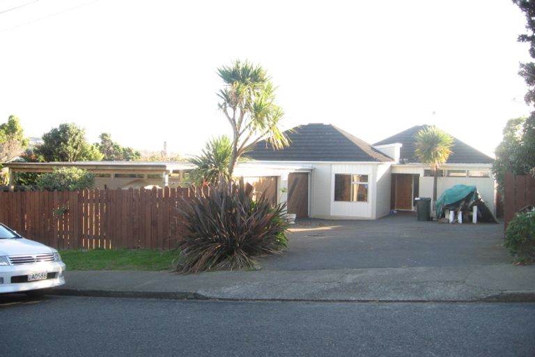 Photo of property in 13 Herewini Street, Titahi Bay, Porirua, 5022