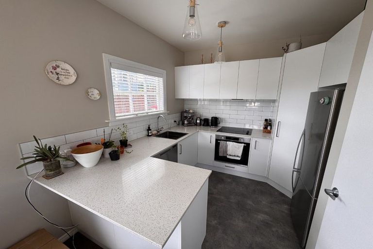 Photo of property in 2a Dawson Street, Berhampore, Wellington, 6023