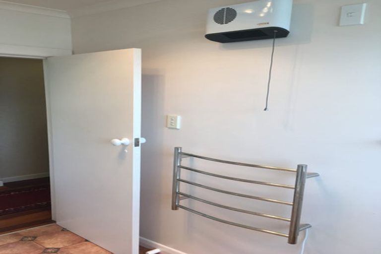 Photo of property in 90 Normandale Road, Normandale, Lower Hutt, 5010