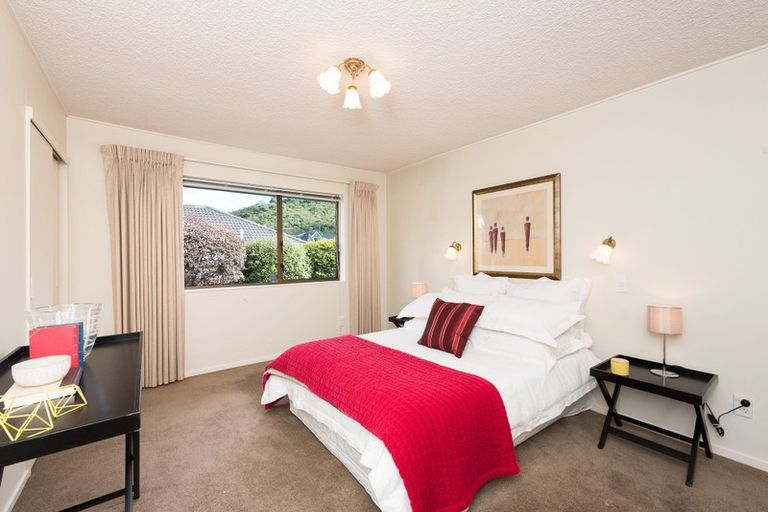 Photo of property in 27 Parkvale Road, Karori, Wellington, 6012