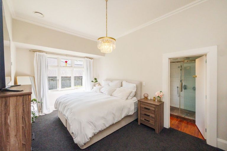 Photo of property in 239 Victoria Avenue, Hokowhitu, Palmerston North, 4410