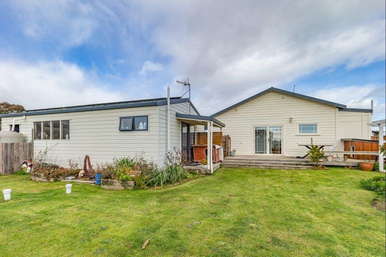 Photo of property in 128 Lindsay Road, Levin, 5510