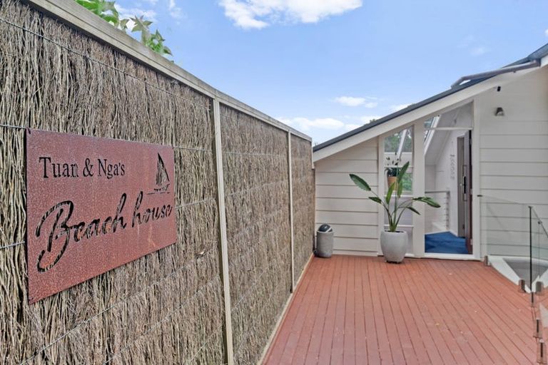 Photo of property in 59 Pohutukawa Avenue, Shelly Park, Auckland, 2014