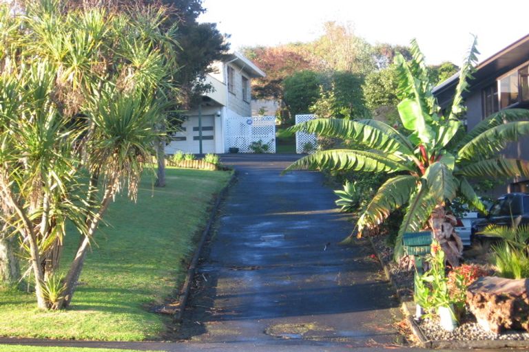 Photo of property in 1/160 Fisher Parade, Farm Cove, Auckland, 2012