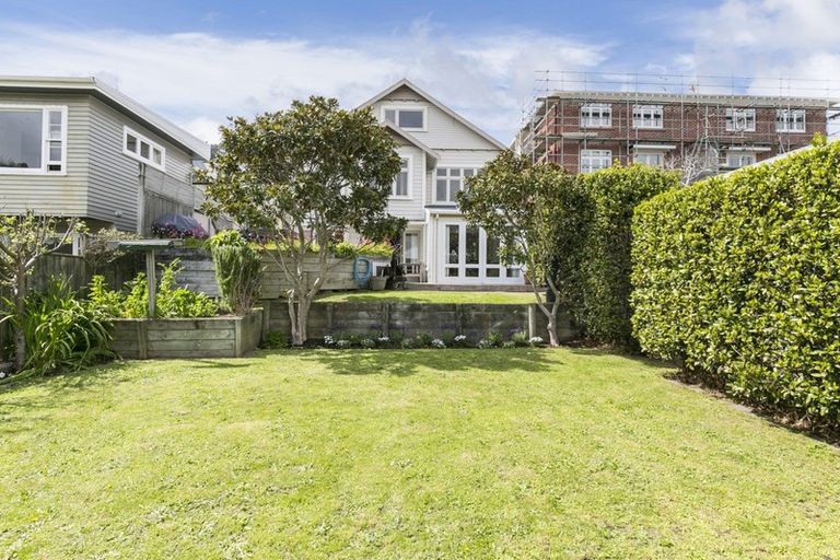 Photo of property in 1 Duke Street, Mount Victoria, Wellington, 6011