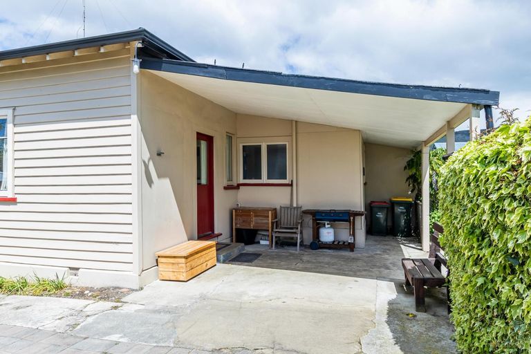 Photo of property in 64 Belt Street, Waimate, 7924