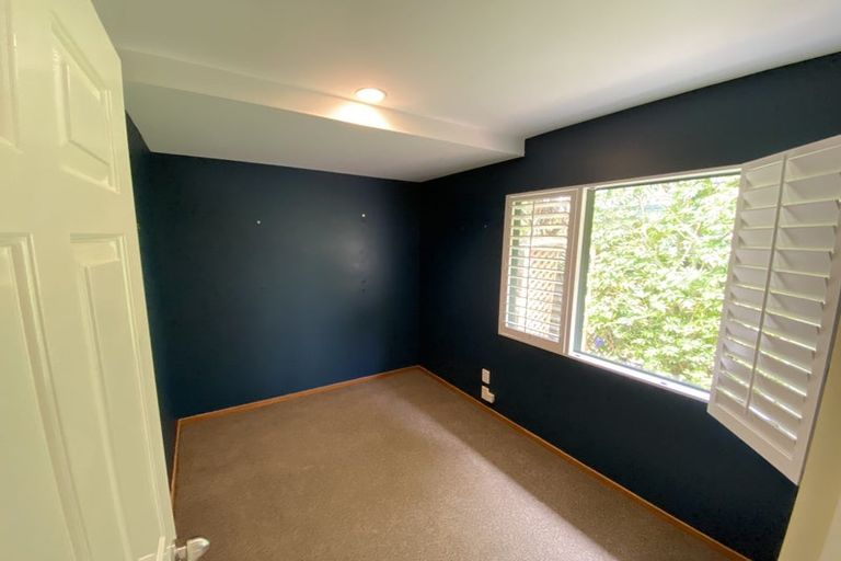 Photo of property in 2/16 Stoneleigh Court, Sunnynook, Auckland, 0632