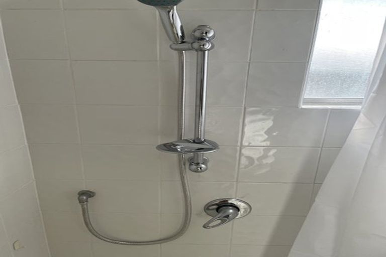 Photo of property in 47 Tirimoana Road, Te Atatu South, Auckland, 0602