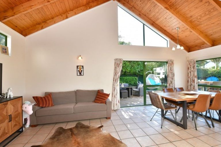 Photo of property in 18 Whale Cove, Stanmore Bay, Whangaparaoa, 0932