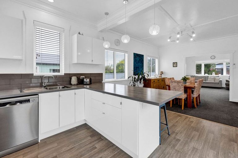 Photo of property in 18 Albion Street, Hawera, 4610