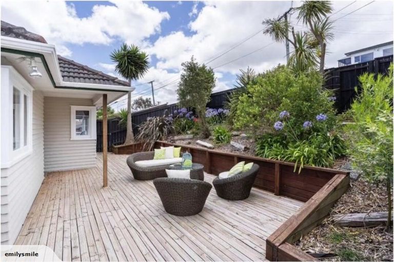 Photo of property in 1/40 Carlisle Road, Browns Bay, Auckland, 0630