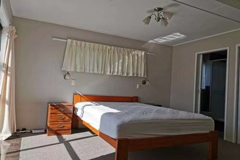 Photo of property in 9 Bonito Place, Bayview, Auckland, 0629