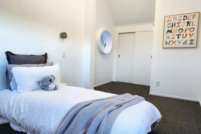 Photo of property in 98a Karewa Parade, Papamoa Beach, Papamoa, 3118