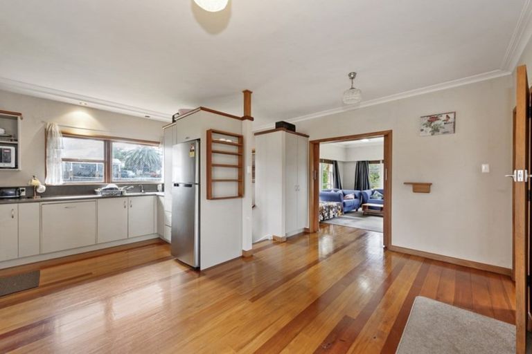 Photo of property in 43 Cambridge Road, Hillcrest, Hamilton, 3216