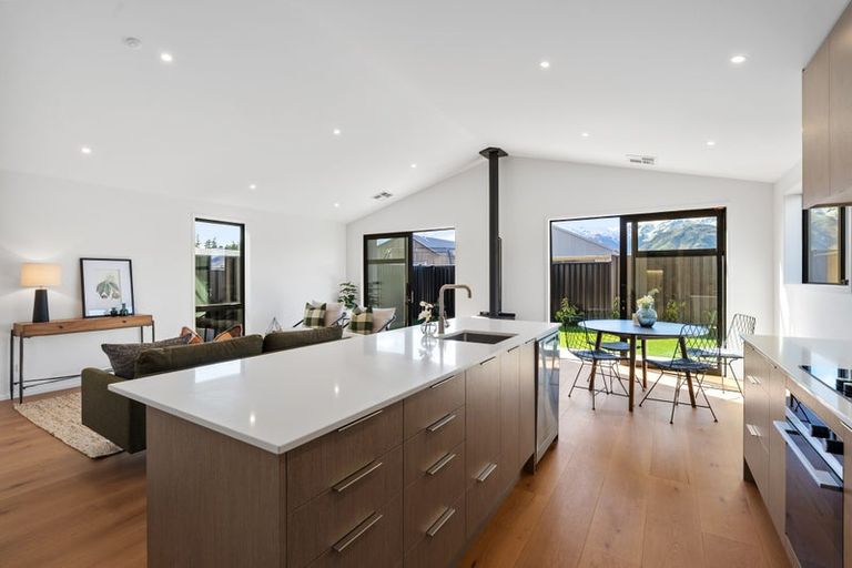 Photo of property in 51 Gillespie Street, Lake Hawea, 9382