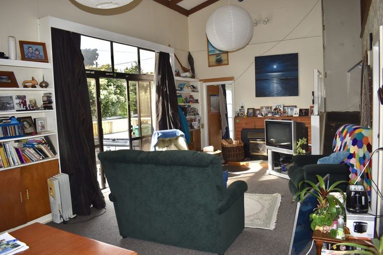 Photo of property in 17 Koromiko Street, Otaki Beach, Otaki, 5512