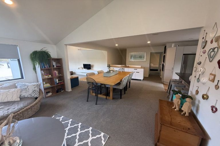 Photo of property in 9a Shadon Place, Stanmore Bay, Whangaparaoa, 0932