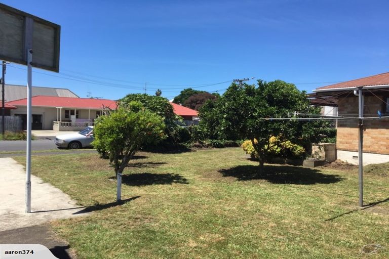 Photo of property in 1 Snead Place, Hamilton East, Hamilton, 3216