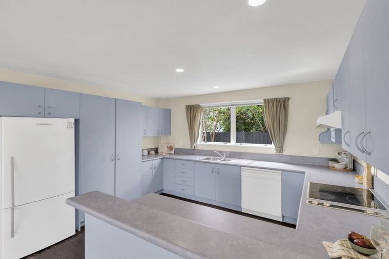 Photo of property in 3 Rosefield Lane, Northcote, Christchurch, 8052