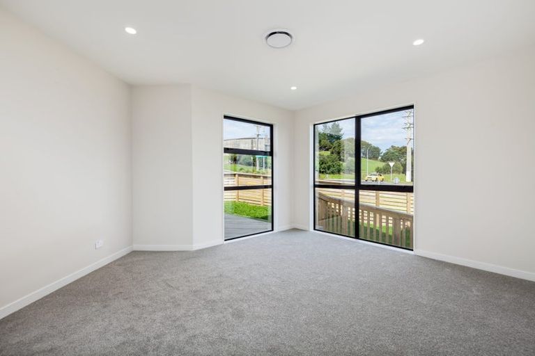 Photo of property in 1 Sunnyheights Road, Orewa, 0931
