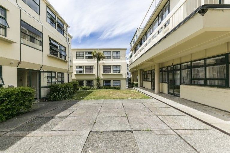 Photo of property in Te Awhina Apartments, 19/22 Sussex Street, Mount Cook, Wellington, 6021