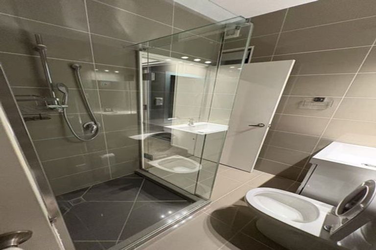 Photo of property in 1 Sunshine Boulevard, Sunnyvale, Auckland, 0612