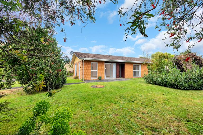 Photo of property in 16 Tatariki Street, Rosehill, Papakura, 2113