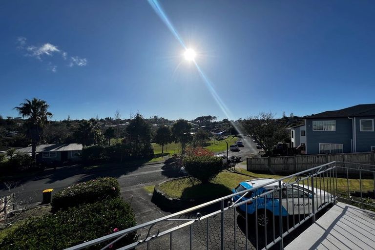 Photo of property in 27 Linwood Avenue, Forrest Hill, Auckland, 0620