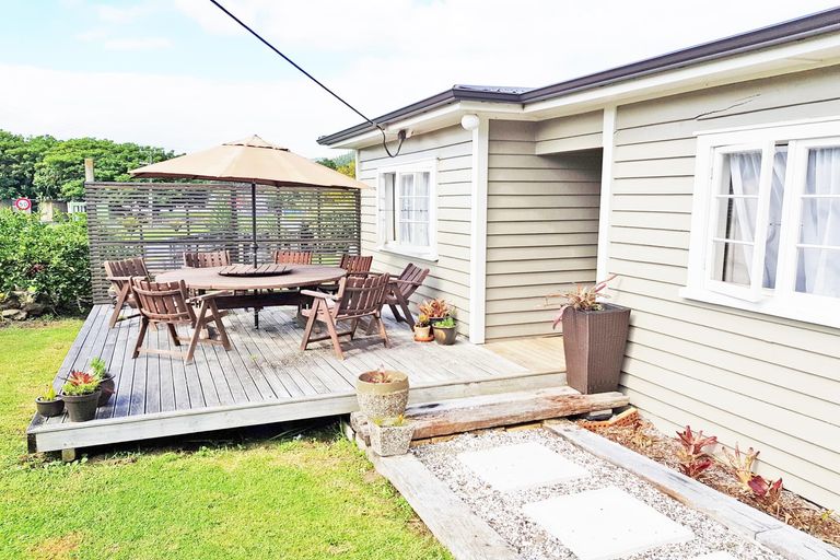 Photo of property in 133 Oakura Road, Oakura, Hikurangi, 0184
