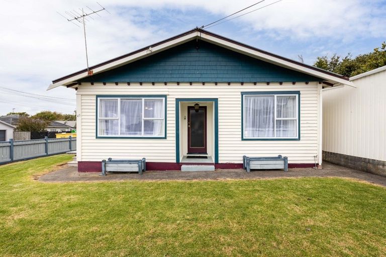 Photo of property in 45 Cutfield Road, New Plymouth, 4310