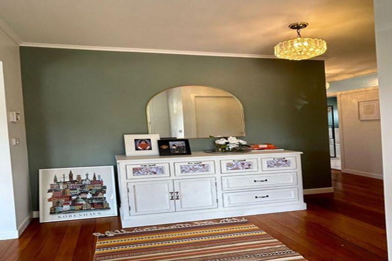 Photo of property in 6 Channel View Road, Campbells Bay, Auckland, 0630