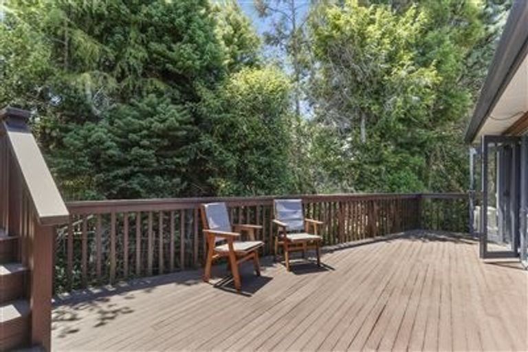 Photo of property in 4f Shaw Road, Oratia, Auckland, 0604