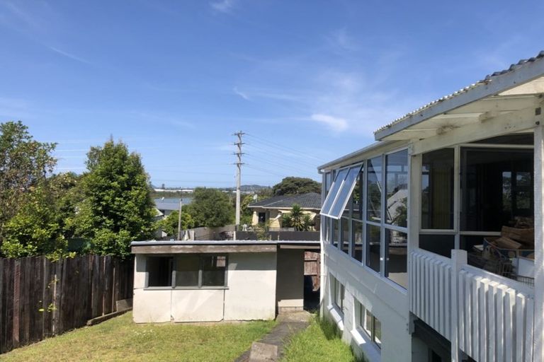 Photo of property in 5 Talavera Place, Te Atatu South, Auckland, 0602