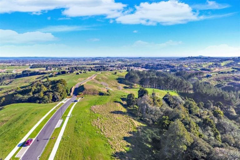 Photo of property in 23 Michael Bosher Way, Flat Bush, Auckland, 2019