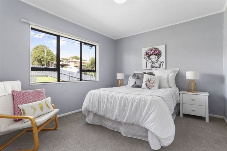 Photo of property in 46 Glen Marine Parade, Glendene, Auckland, 0602