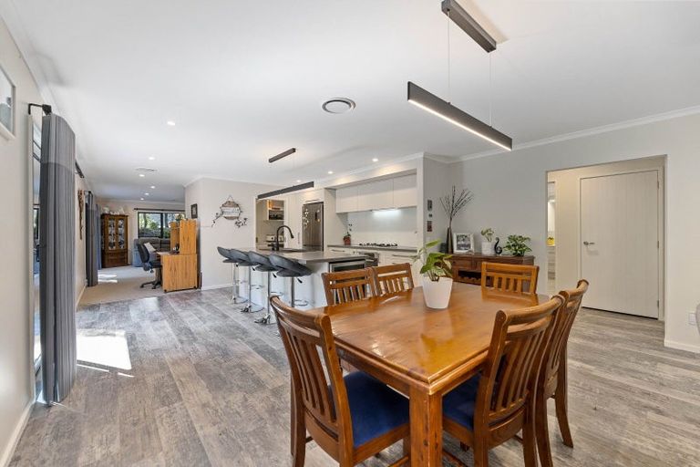 Photo of property in 68 Parawera Drive, Acacia Bay, Taupo, 3330