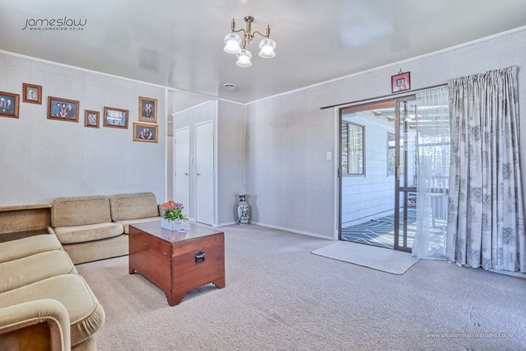 Photo of property in 87 Brunner Road, Glen Eden, Auckland, 0602
