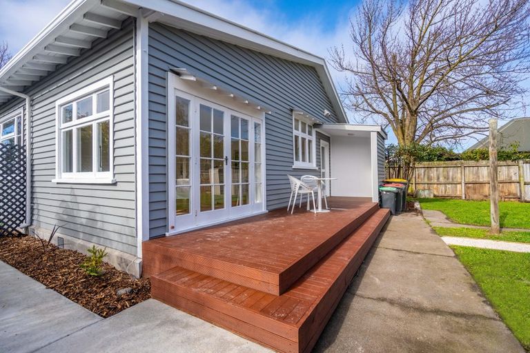 Photo of property in 35 Stapletons Road, Richmond, Christchurch, 8013