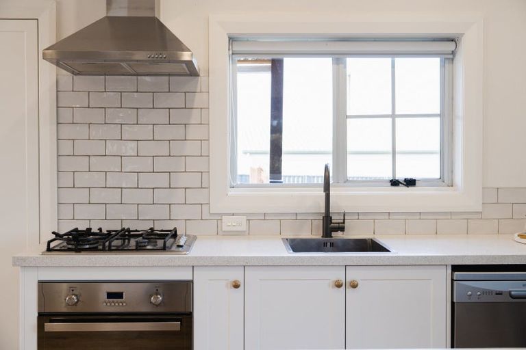 Photo of property in 27 Isadore Road, Saint Clair, Dunedin, 9012