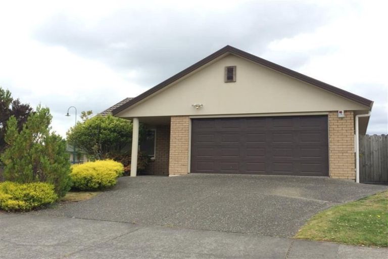 Photo of property in 2 Marlon Lane, East Tamaki, Auckland, 2016