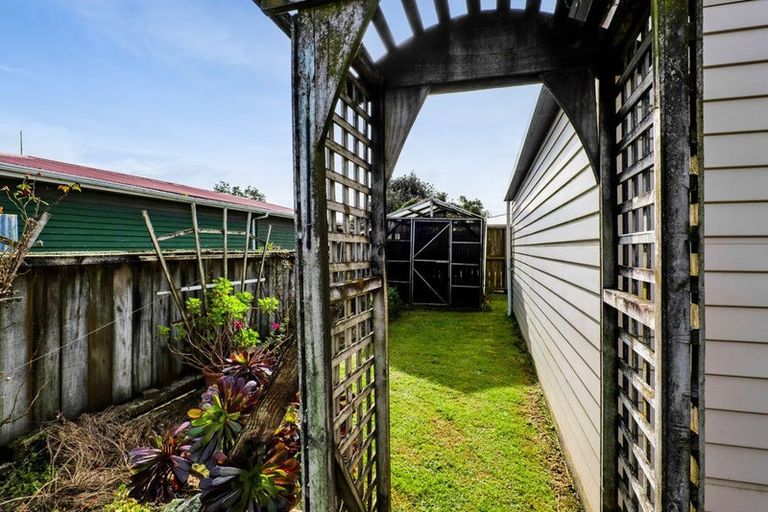 Photo of property in 342 South Road, Hawera, 4610