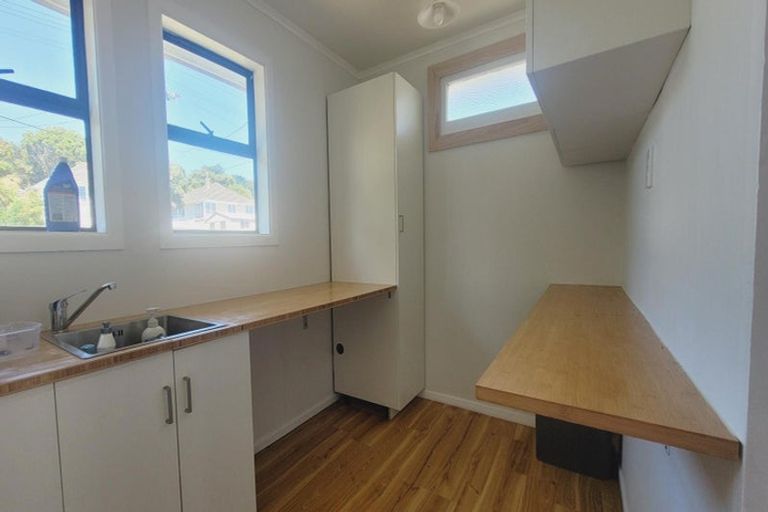 Photo of property in 21 Dimock Street, Titahi Bay, Porirua, 5022