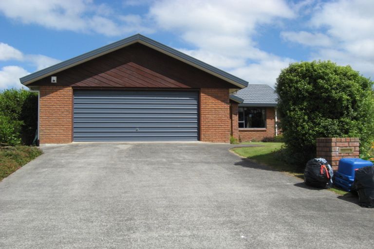 Photo of property in 8 Dan Bryant Place, Pukekohe, 2120