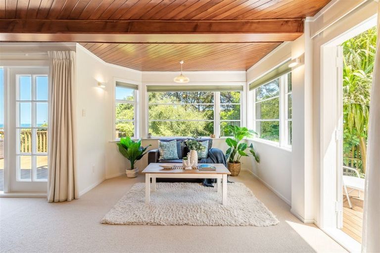 Photo of property in 11 Reserve Road, Plimmerton, Porirua, 5026