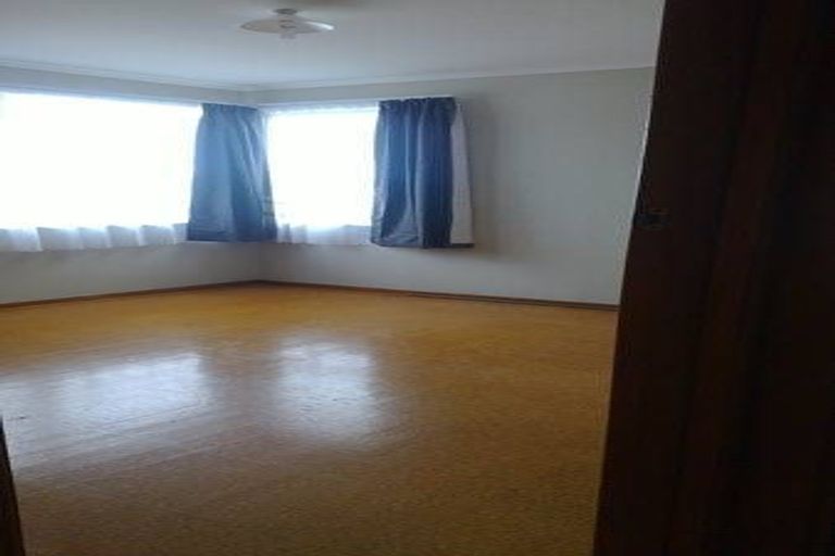 Photo of property in 61 Vodanovich Road, Te Atatu South, Auckland, 0610