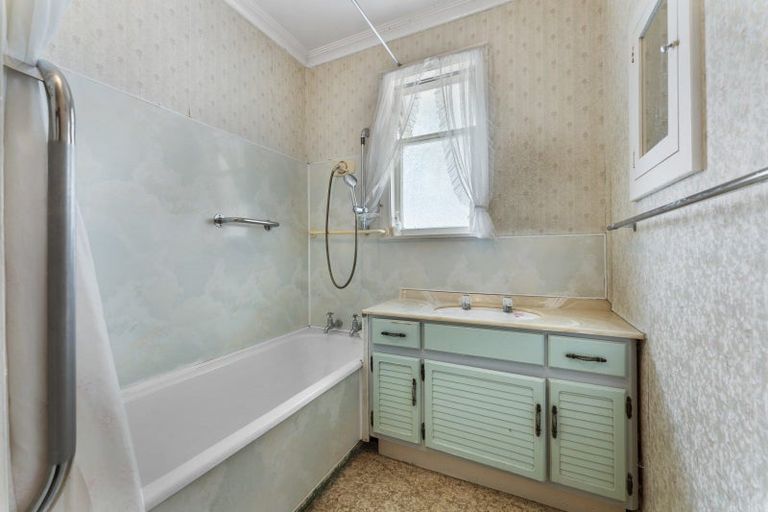 Photo of property in 18 Glasgow Street, Takaro, Palmerston North, 4412